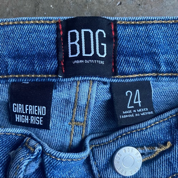 BDG Girlfriend High Rise Jeans - Picture 2 of 3